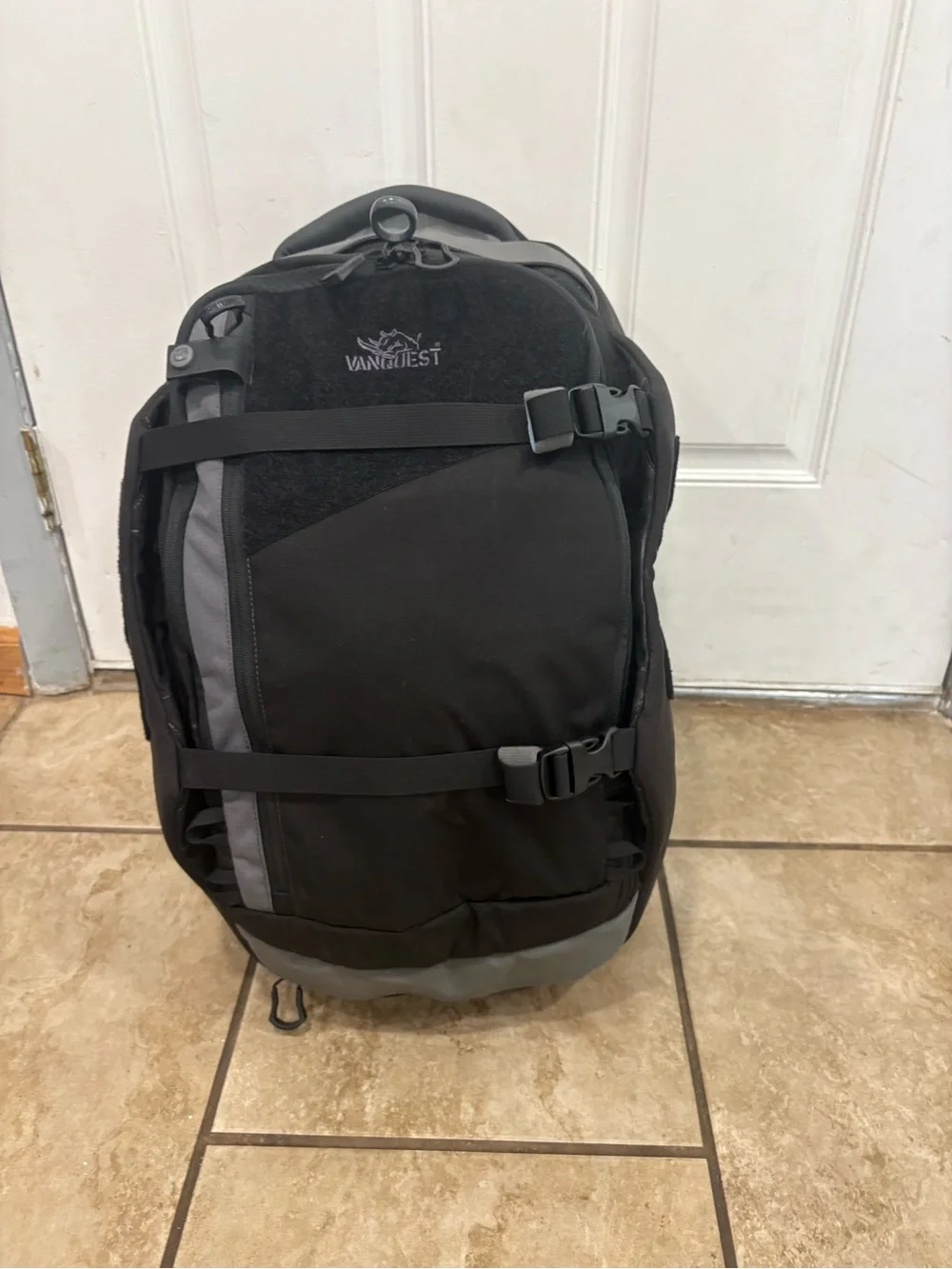 Vanquest SKYCAP-46 Duffel Travel Backpack Black EUC